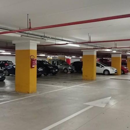 Casa Etruschi - Appartamento Con Posto Auto Livorno Luaran gambar
